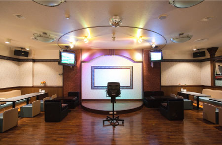 カラオケスナック「酒泉」