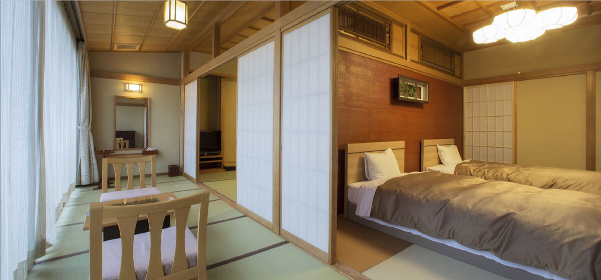 新館・和洋室【駐車場側】