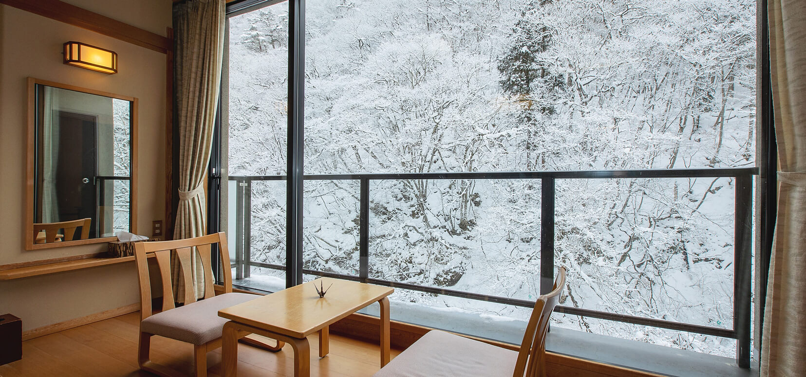 新館【渓流側】